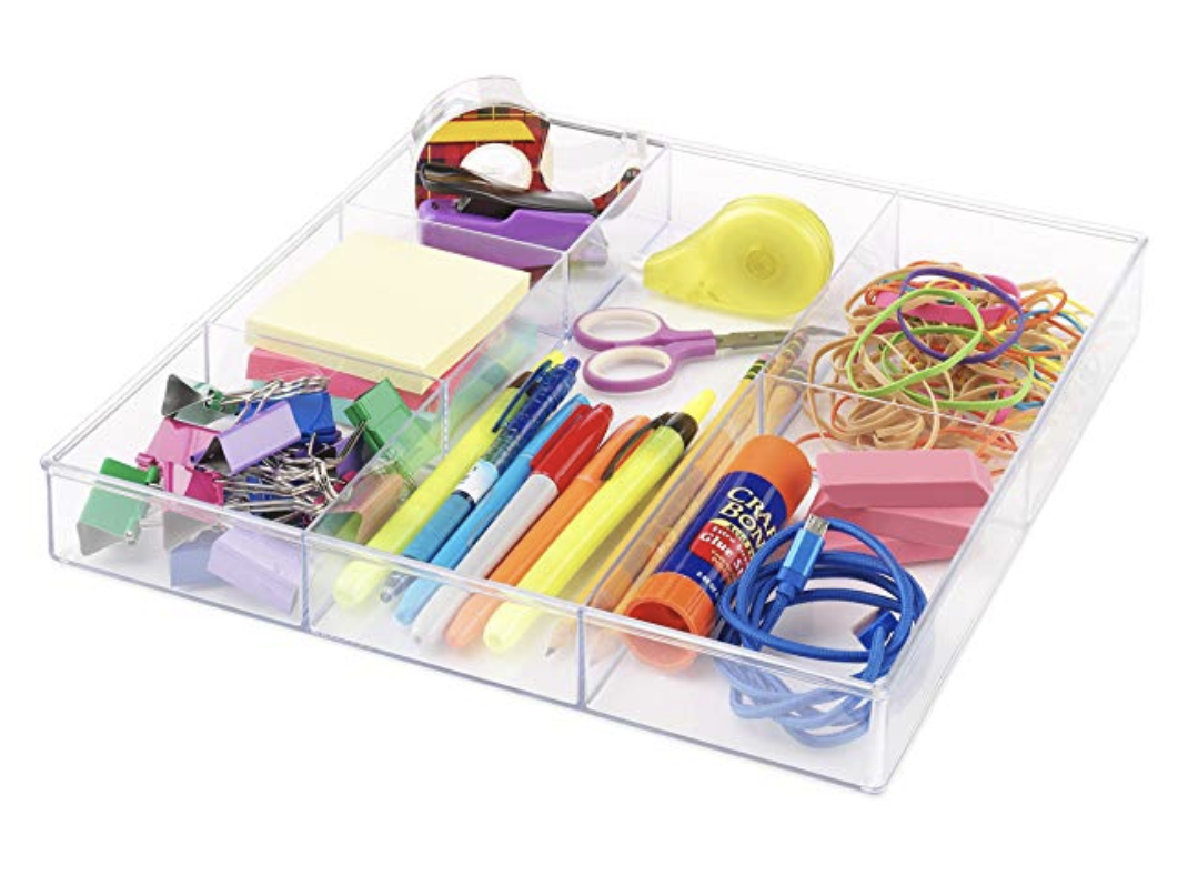 6 Dorm Desk Organization Ideas Perfect For College Student! Simple Dorm Room Organization Ideas and Tips #dormroomorganizationideas #simpledormroomideas #simpledormroomorganization 