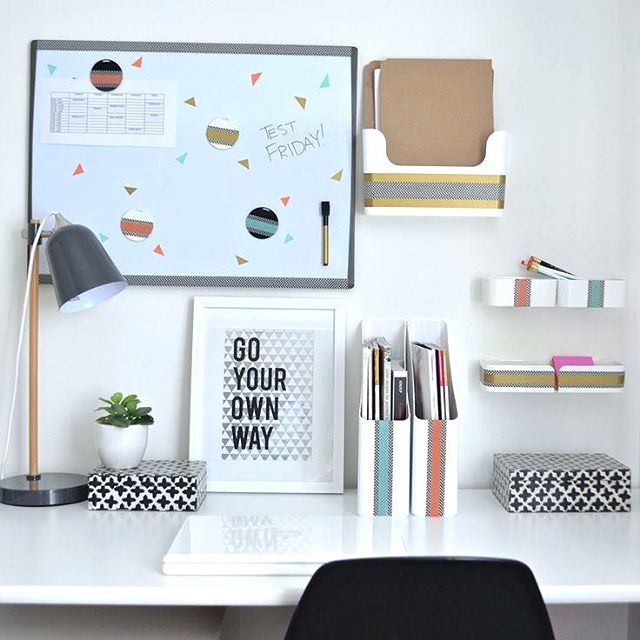 6 Dorm Desk Organization Ideas Perfect For College Student! Simple Dorm Room Organization Ideas and Tips #dormroomorganizationideas #simpledormroomideas #simpledormroomorganization