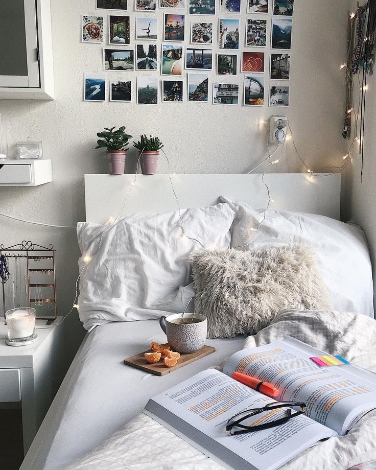 College Dorm Decor ideas On A Budget! Easy and stylish college dorms. Dorm decor inspiration! There are a lot of ways to arrange your dorm room. Different dorm styles you will love! DIY dorm decor #dorm #college #dorminspo 