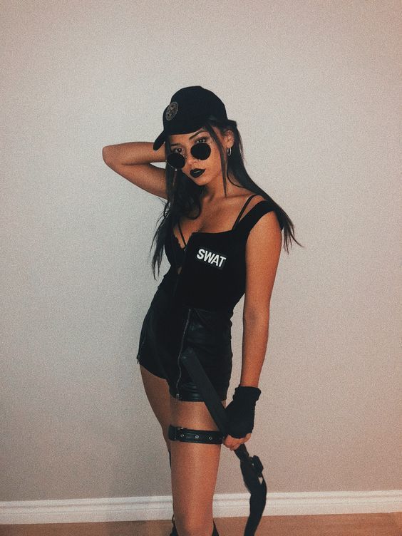 College Halloween Costumes That You'll Love! Easy DIY College Costumes perfect for freshman or . seniors alike! Easy and Creative College Costumes! Halloween costume women cute! Halloween costume woman sexy! Whatever you you want, you can find it here for halloweekend! #halloween #college