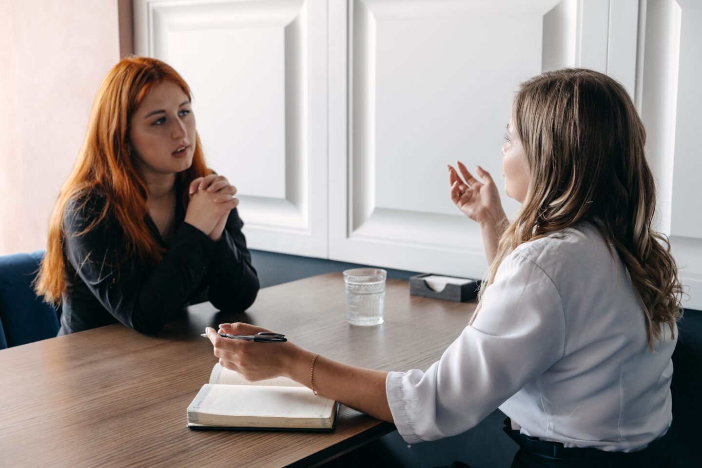 A school counselor can offer a lot of help when dealing with fears of eating alone