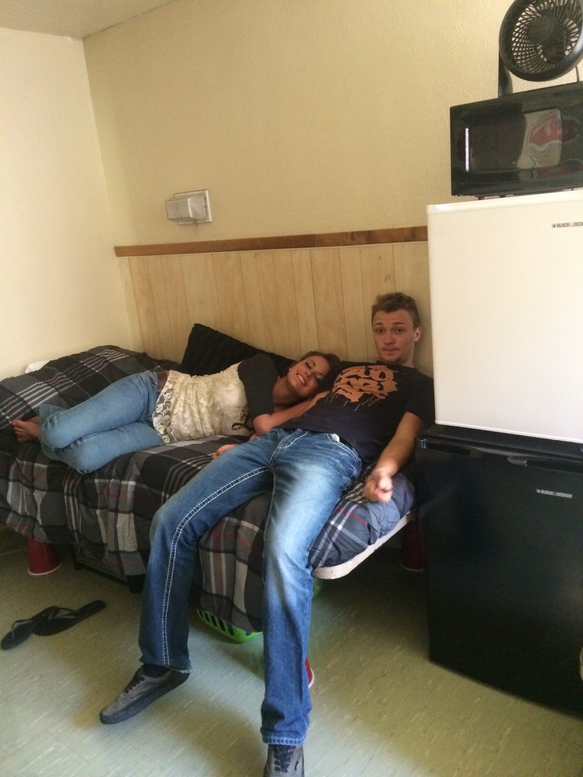 Are Guys Allowed In Girl Dorms? (FIND OUT!) SavvyCollegeGirl