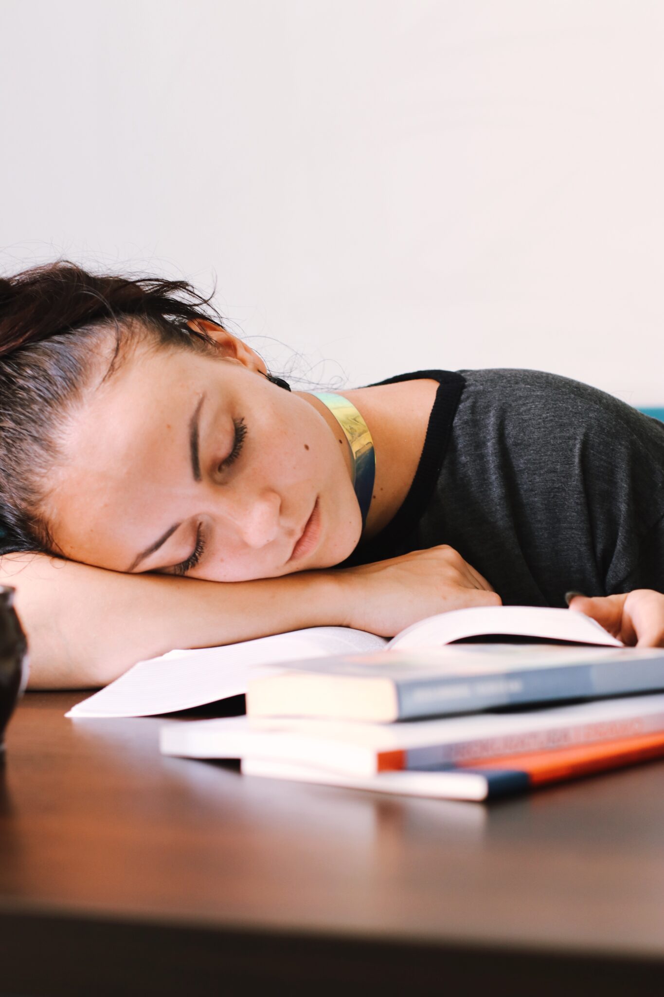 Why Is College So Hard? (5 Tips To Handle The Stress!) SavvyCollegeGirl